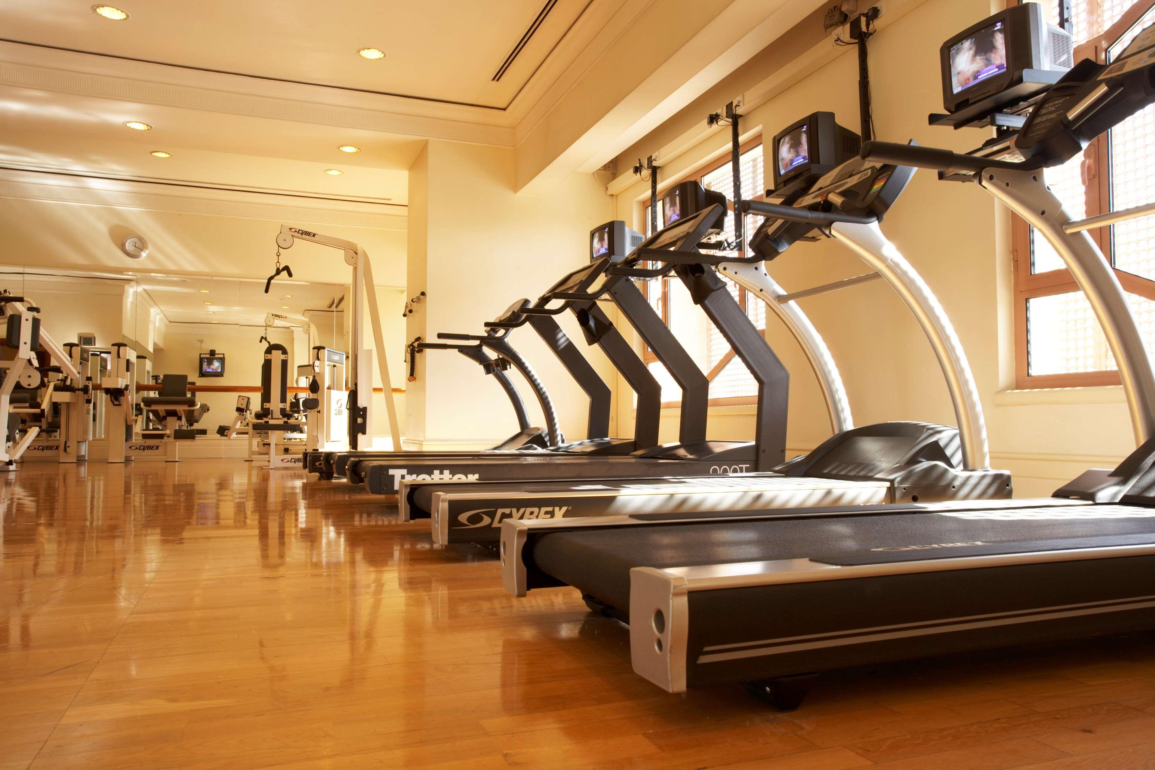Grand Hyatt Amman Hotel Exterior foto A row of treadmills